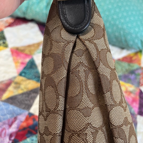 Signature jacquard Coach crossbody - Picture 6 of 13
